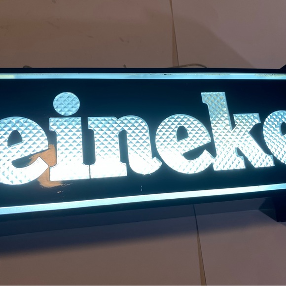 Heineken illuminated sign GUC, retro 90’s? As shown,separated a tiny bit,works! - Picture 3 of 16